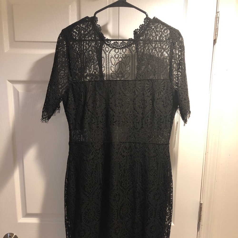 Black dress - Lulus never worn - Large